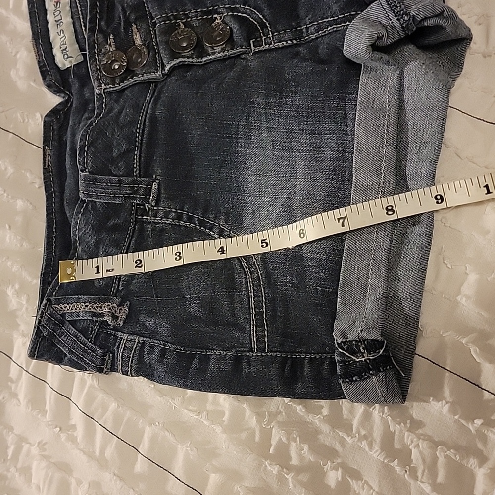 Shorts - Picture 5 of 5